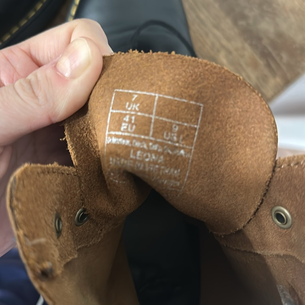 Dr Martens “Leona” women’s combat boots - Picture 7 of 7